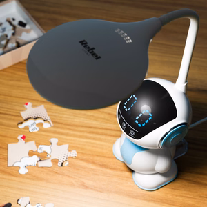 Rebel robota formas LED galda lampa