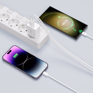 Tech-Protect C35W 2x USB-C PD 35W sienas lādētājs ar USB-C / Lightning kabeli - balts