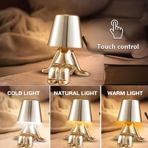Nakts lampa Golden Man dizains D