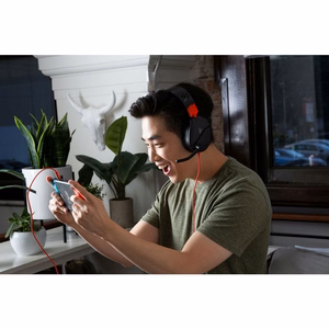 Sarkanas un melnas vadu austiņas ar mikrofonu Turtle Beach Recon 70N, 3,5 mm spraudnis