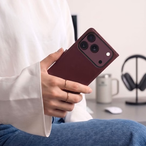 Tech-Protect Wallet MagSafe maciņš modelim iPhone 17 Pro Max / 18 Pro Max – bordo