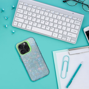 TUTTI FRUTTI viedtālruņa apvalks IPHONE 16 Pro zaļš