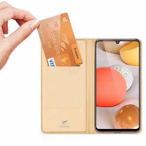 DUX DUCIS Skin Pro grāmatas tipa viedtālruņa apvalks Samsung Galaxy A42 5G - zeltains