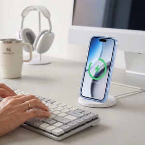 Tech-Protect MagPeak MagSafe CC maciņš, paredzēts iPhone 18 Pro / 17 Pro, caurspīdīgs