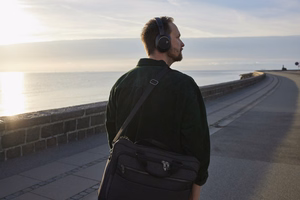 Poly Voyager Surround 80 UC Microsoft Teams sertificētas USB-C austiņas + USB-C/A adapteris