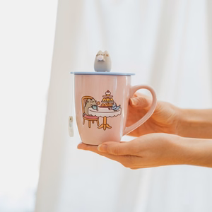 Pusheen – keramikas krūze ar silikona vāku un 3D figūriņu, 350 ml