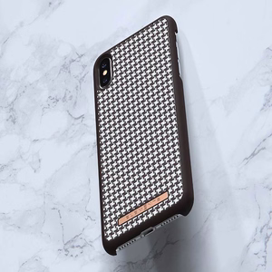 Nordic Elements Saeson Idun Pattern 2 vāciņš ierīcei iPhone XS Max, tumši brūns