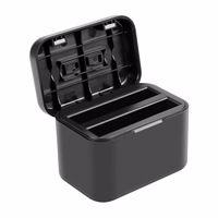 Uzlādes kārba baterijām un atmiņas kartēm PULUZ Insta360 X4 kamerai (melna)