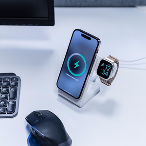Crong MagSpot Pivot Stand 3 vienā bezvadu lādētājs iPhone, Apple Watch un AirPods ierīcēm, saderīgs ar MagSafe, balts