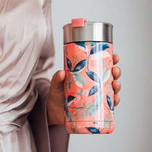 Quokka Boost Coffee Tumbler nerūsējošā tērauda termokrūze ar sietiņu, 400 ml, Eksotiski rozā