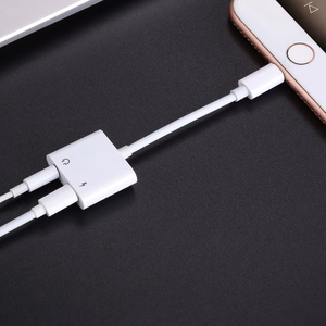 Joyroom S-Y104 austiņu adapteris Lightning - Lightning / mini ligzda 3,5 mm - balts