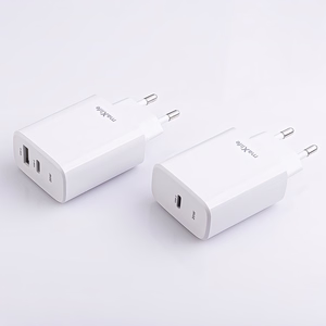 Maxlife MXTC-10-20AC PD QC lādētājs 1x USB-C 1x USB 20W balts