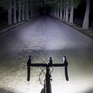 Rockbros 24610002001 priekšējais velosipēda lukturis 1000 lm + USB-C - USB-A kabelis - melns