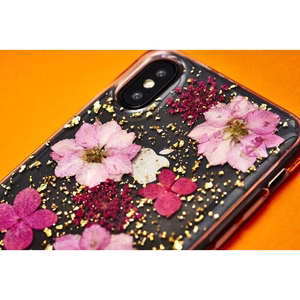 Puro Glam Hippie Chic vāciņš ierīcei iPhone XR, ar īstām zaļām ziedlapiņām