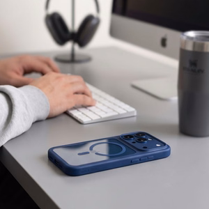 Tech-Protect MagOne MagSafe CC maciņš ar 2 rūdītiem stikliem, paredzēts iPhone 18 Pro Max / 17 Pro Max, caurspīdīgs tumši zils