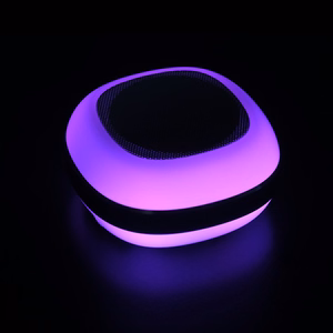 Portatīvais skaļrunis ar Bluetooth, radio un krāsainām LED gaismām