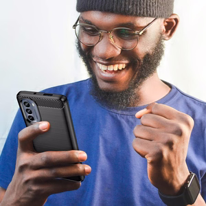 Carbon Case viedtālruņa apvalks Motorola Moto G62 5G elastīgs silikona oglekļa pārklājums melns