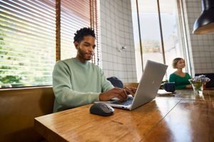 HP 700 uzlādējama bezvadu pele