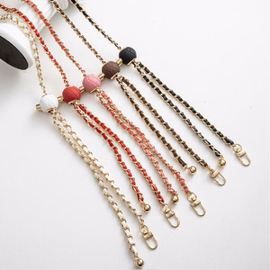 Ķēdīte / aukla ar turētāju GLAMOUR der visiem modeļiem, maksimālais platums 80 mm – brūna