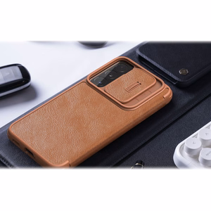 Чехол-книжка Nillkin Qin Leather Pro для Samsung Galaxy S22+ (S22 Plus) с защитой камеры коричневый