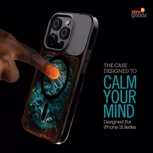STM Reveal Warm MagSafe vāciņš ierīcei iPhone 15 Pro Max, “Black Realm” krāsā