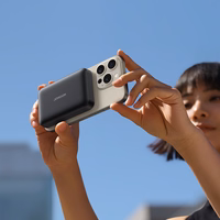 Magnētiskais portatīvais lādētājs Joyroom JR-W020 20W 10000mAh MagSafe + USB-C uz USB-C kabelis 0,25m (melns)