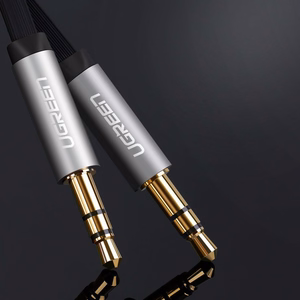 Ugreen plakans AUX audio kabelis 3.5 mm mini jack 2m sudraba (10599)