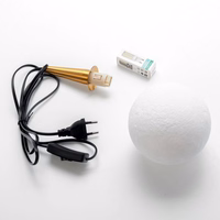 Mēness galda lampa ASTRONAUTS stāvošs Art Deco (modelis 1) AMTL