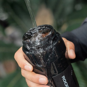 Rockbros S550H-1 700 ml termopudele ar magnētisko turētāju un stiprinājuma siksnu - melna