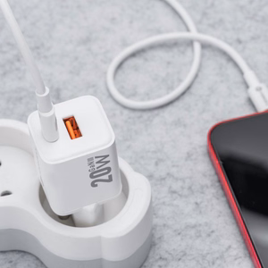 FORCELL F-ENERGY Mini GaN III VT-35A ceļojumu lādētājs ar 1 x Type C + 1x USB A ligzdām, PD QC4.0 20W balts