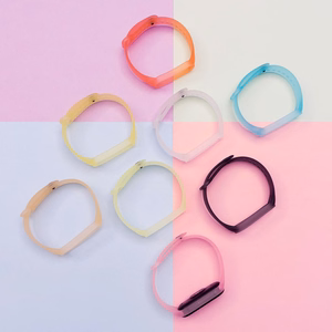 Silikona siksniņa Xiaomi Mi Band 5 / 6 aprocei - zelta