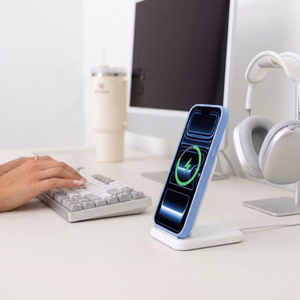 Tech-Protect MagOne CC MagSafe maciņš ar 2 rūdītiem stikliem, paredzēts iPhone 18 Pro Max / 17 Pro Max, caurspīdīgs zils