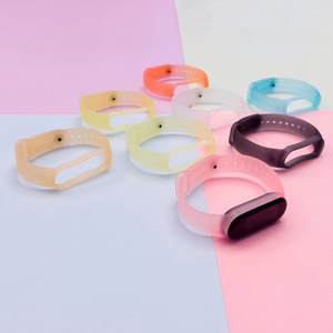 Silikona siksniņa Xiaomi Mi Band 5 / 6 aprocei - zelta