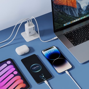 BWOO CDA147PD sienas lādētājs 65W 2x USB-C pieslēgvieta + USB-A, balts