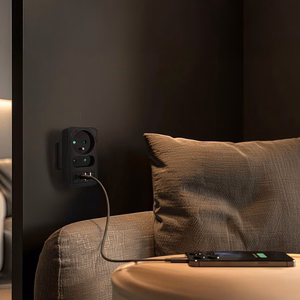 Maclean MCE249 F/B – elektrības kontaktligzdu sadalītājs, 2 kontaktligzdas, 4 USB porti: 2×USB-A un 2×USB-C PD 20 W, 1×16 A + 1×6 A