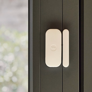 Yale viedās signalizācijas sākuma komplekts 7 vienumi - Vadības panelis, Tastatūra, Tālvadības pults, 2x Kustības sensors, 2x Loga/durvju sensors
