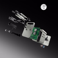 Universāls ceļojumu adapteris ar USB-A un 2x USB-C P