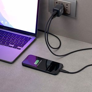 Cellularline Multipower Micro GaN USB-C un USB-A Power Delivery tīkla lādētājs, 30 W, melns