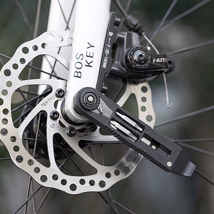 Wozinsky WZK-L2 velosipēda instrumentu komplekts 14 vienā: daudzfunkcionāls instruments, sešstūra atslēgas un riepas montāžas lāpstiņa – melns