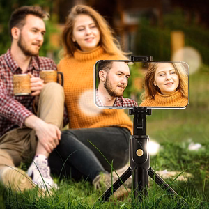 Selfie statīvs ar bezvadu attālināto vadību K07 melns