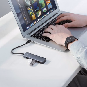 Ugreen USB Type C Sadalītājs - 4x USB 3.2 Gen 1 ar USB-C barošanas pieslēgvietu pelēks (CM219 70336)