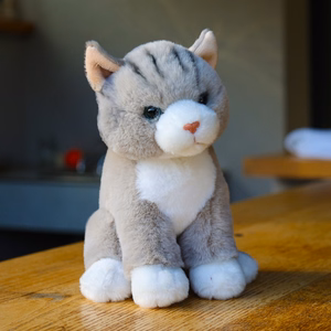 Rappa Soft Collection videi draudzīga reālistiska plīša rotaļlieta – sēdošs pelēks kaķis, 23 cm