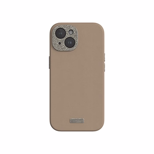 Moshi Napa MagSafe augstākās kvalitātes vegānās ādas vāciņš ierīcei iPhone 15, “Woodsmoke Brown” krāsā