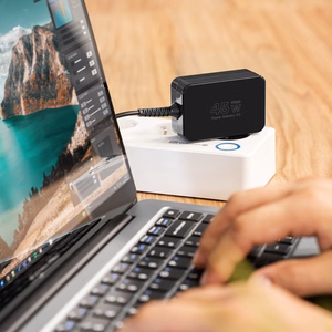 Kruger&Matz universālais barošanas adapteris ar Power Delivery un 7 uzgaļiem, 45 W