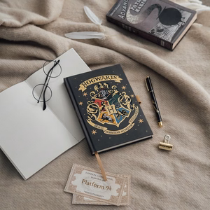 Harry Potter Hogwarts A5 piezīmju grāmatiņa ar pildspalvu