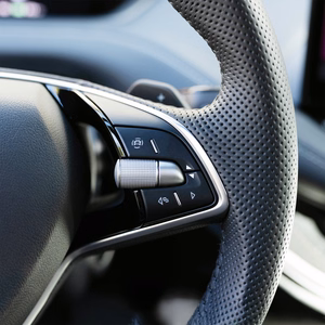 Automašīnas radio Kruger&Matz KM2018 ar izbīdāmu 7 collu ekrānu, CarPlay/Android Auto