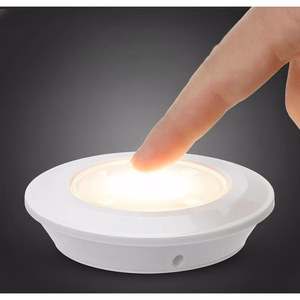 Maclean MCE165 – ar tālvadības pulti vadāms LED lampu komplekts, 6 gab., AAA baterijas