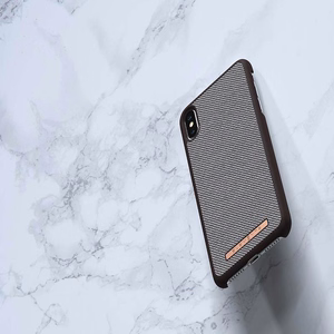Nordic Elements Saeson Idun Pattern 1 vāciņš ierīcei iPhone XS Max, tumši brūns