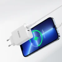 Dux Ducis Duzzona sienas lādētājs T4 - 2xType C - PD 35W balts