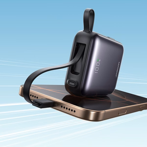 Joyroom JR-PBF27 10000mAh 22.5W внешний аккумулятор со встроенными кабелями USB-C и Lightning - Чёрный